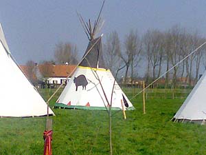 tipi tent beschilderd